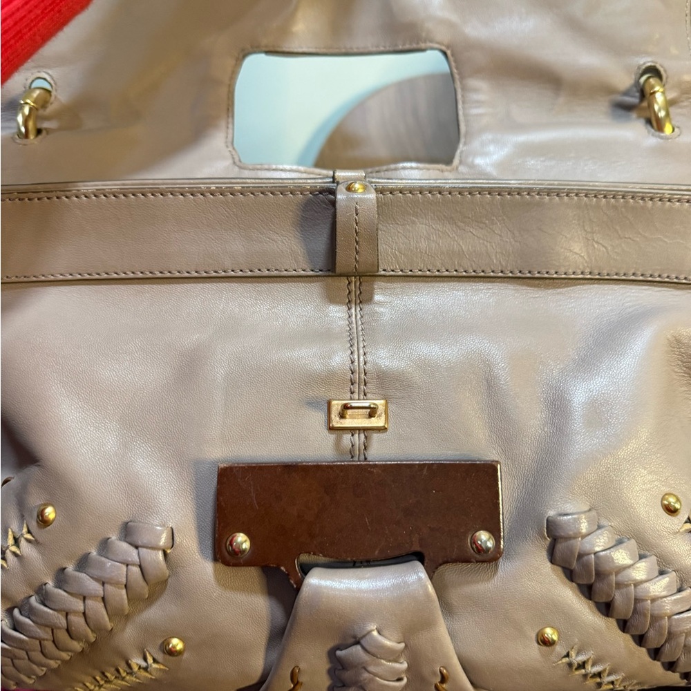 ❌sold❌Salvatore Ferragamo (2000s) Braid Leather Gancio Shoulder Bag – Taupe - Picture 12 of 14